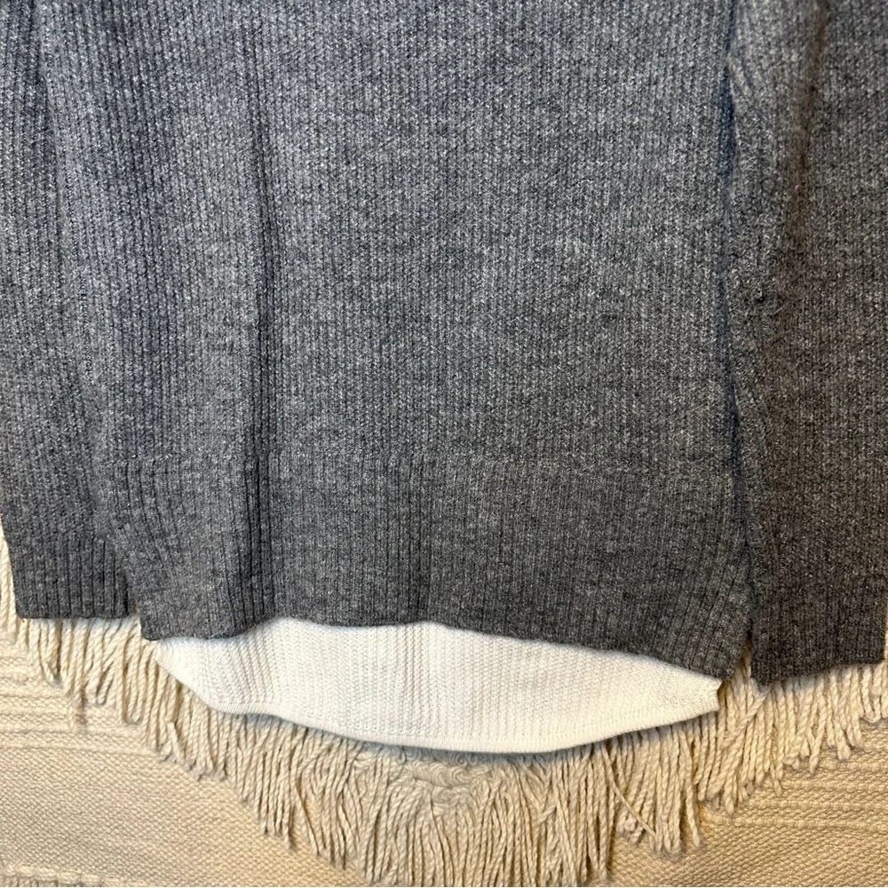 UNIF x Urban Outfitters gray and white layer ribbed crewneck sweater S - Picture 11 of 12